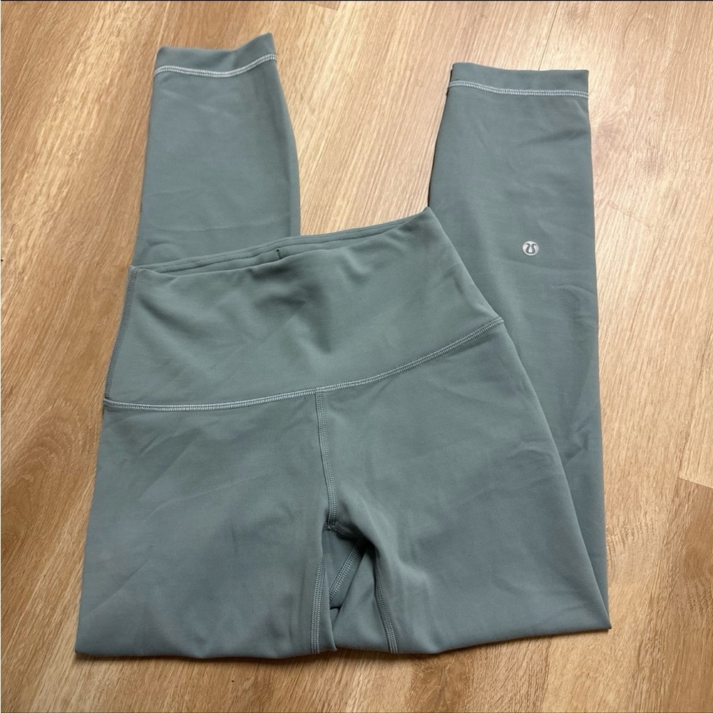 Lululemon Wunder train contour fit HR crop